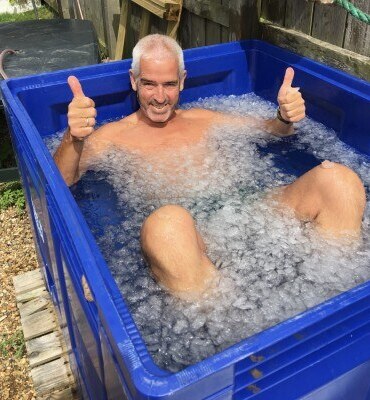 Twan in het ijsbad